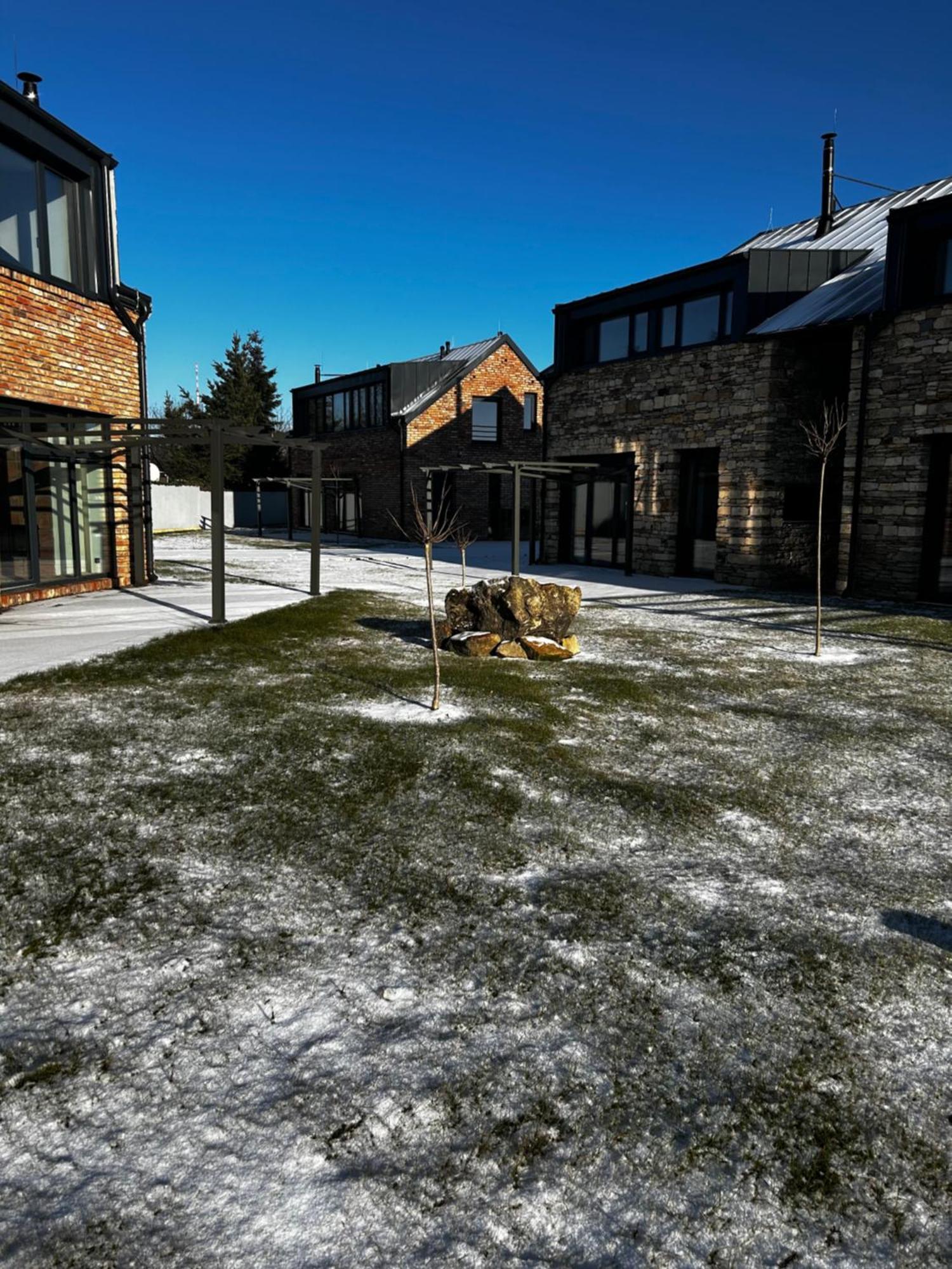 Palace Resort Jiloviste Exterior foto